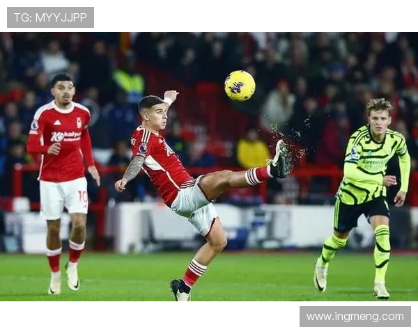 热苏斯凌空抽射精彩瞬间助力球队状态回暖，迎向胜利新阶段