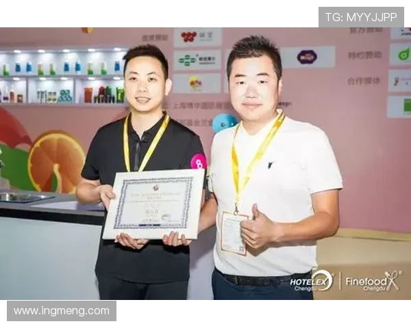 唐佳豪这日常也忒讲究了，楼下烧烤摊他拿着银卡付款让人尴尬炸了