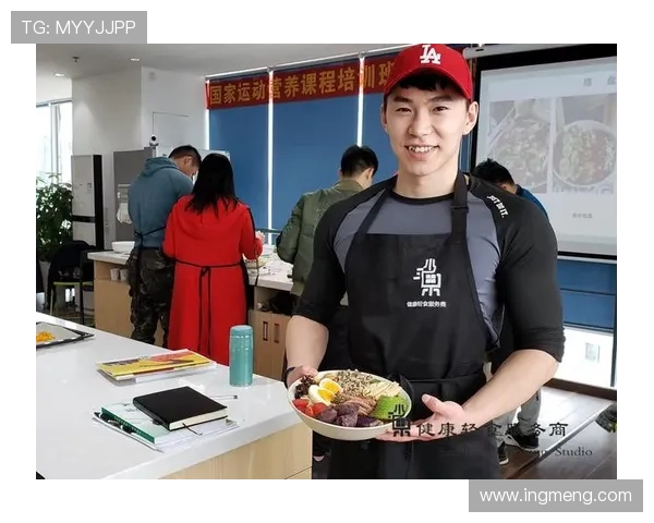 梁伟铿训练完直接拎两袋蛋白粉回家，冰箱塞不下